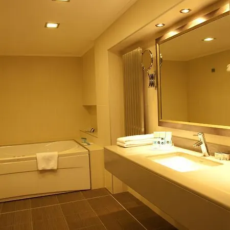 Hotel Nesta 4*